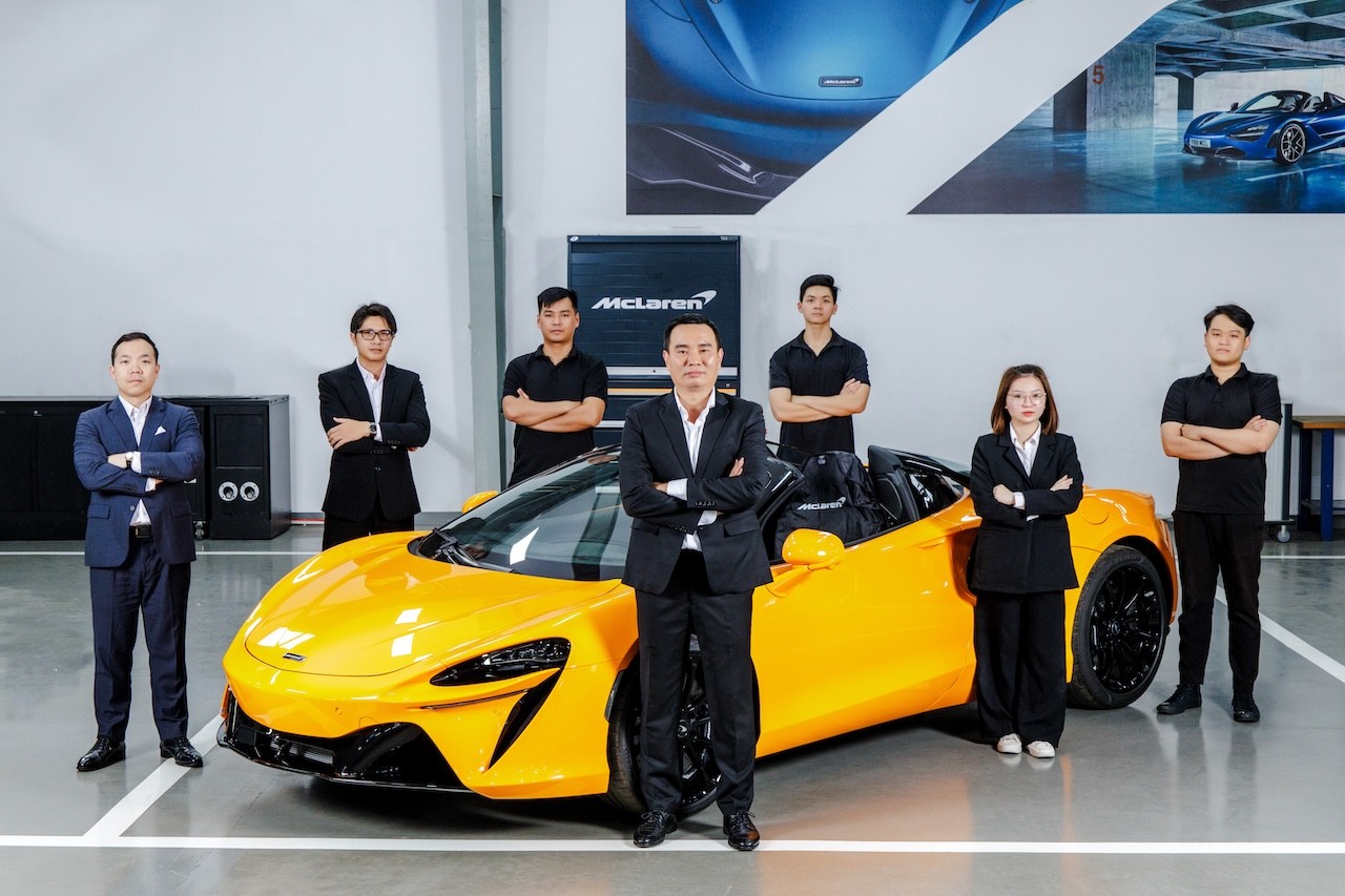 mclaren-service-13-1755579869.jpg