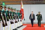 Thủ tướng đến Philippines, bắt đầu chương trình tham dự Hội nghị Cấp cao ASEAN