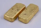 Trong lúc chơi đùa, nhóm trẻ vô tình phát hiện 2 thỏi vàng trị giá gần 3 tỷ đồng