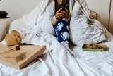 Trào lưu nằm bất động cả ngày của Gen Z: Chữa lành thật hay dấu hiệu kiệt sức tinh thần?