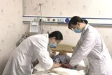 Bé trai 12 tuổi mắc ung thư đại trực tràng giai đoạn cuối, bác sĩ chỉ rõ thói quen "cực độc"