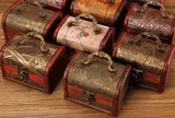 Cậu bé 6 tuổi vô tình phát hiện "báu vật" nhô khỏi mặt đất và cái kết