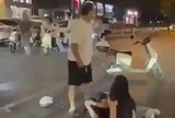 Bị bắt quả tang ngoại tình trước khách sạn, vợ có thái độ khiến chồng "sôi máu"