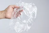 Lý do nên mang mũ tắm nylon từ khách sạn về nhà