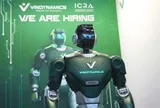 Robot hình người của Vingroup lần đầu ra mắt thế giới: Có thể làm hướng dẫn viên, hỗ trợ an ninh và việc nhà