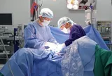 Bị ung thư xâm lấn bàng quang, người đàn ông 61 tuổi thoát cửa tử nhờ chiến lược điều trị khác thường