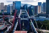 Phát hiện Trung Quốc nâng khối thép 10.400 tấn lên không trung, 24 xi lanh thủy lực phối hợp đồng bộ đưa vào đúng vị trí, sai số chỉ 2mm - công trình giao thông lớn dần lộ diện