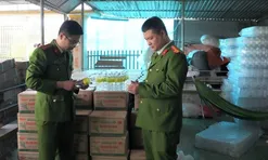 Bắt giữ Lê Thị Lộc chuyên sản xuất giấm giả: Trong nửa năm cung cấp khoảng 60.000 chai giấm chứa toàn axit acetic công nghiệp ra thị trường