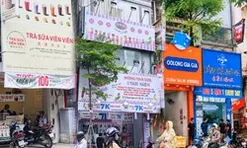 Một đoạn phố ở Hà Nội thành 'thánh địa' trà sữa 7-15k: Chen nhau mở cửa hàng, chỉ vài bước chân lại gặp một quán