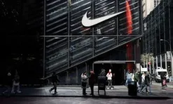 Nike làm sao thế?