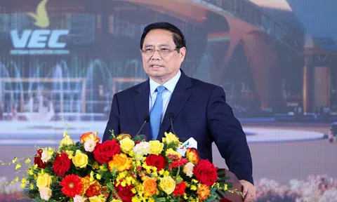 Thủ tướng: Tự tin làm tiếp những công trình thế kỷ như đường sắt tốc độ cao