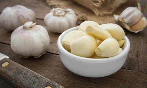 Những người nên hạn chế ăn tỏi, biết mà tránh kẻo "rước họa"