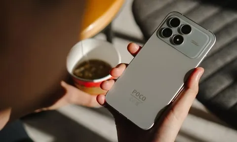 Một dòng smartphone ‘vua hiệu năng giá tốt’ vừa được đưa trở lại Việt Nam: Giá 17 triệu mà chip đỉnh nóc, loa công nghệ Bose, pin lớn nhất phân khúc