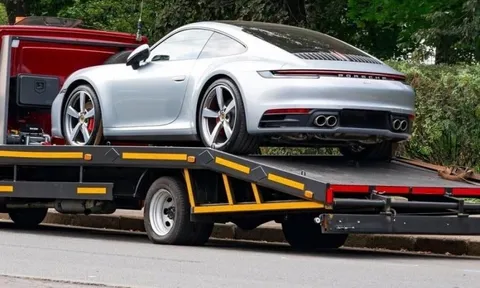 Hàng trăm xe Porsche tại Nga ngừng hoạt động một cách bí ẩn