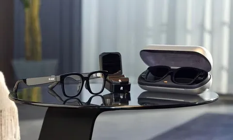 Rokid ra mắt kính thông minh hệ sinh thái AI mở đầu tiên trên thế giới -- siêu nhẹ, ưu tiên kính thuốc và được thiết kế để hoạt động với ChatGPT, Qwen, DeepSeek và nhiều nền tảng khác