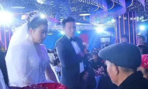 Phát hiện ra "bí mật" của vợ, người đàn ông đòi ly hôn và cái kết