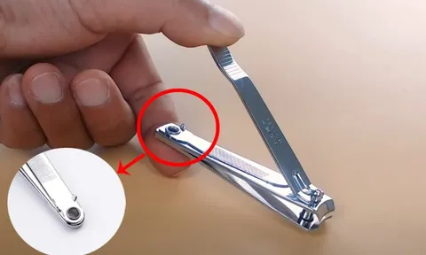 "Lỗ tròn nhỏ" ở dưới đáy bấm móng tay có công năng ẩn, không phải ai cũng biết