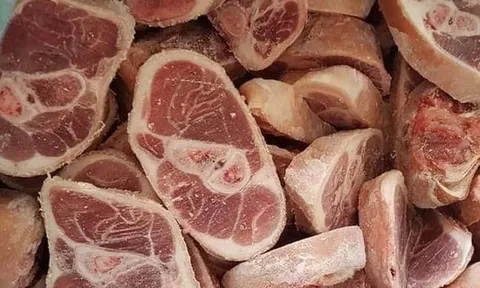 Thịt lợn để trong tủ lạnh theo kiểu này cực gây hại, chuyên gia chỉ 5 điểm cần phải vứt ngay