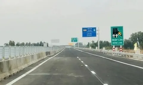 Bộ Xây dựng yêu cầu kiểm điểm việc chậm tiến độ cao tốc Cần Thơ - Cà Mau