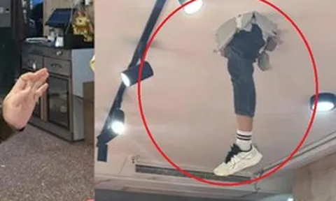 Nhìn lên trần nhà, người đàn ông sốc nặng thấy cảnh tượng "nổi da gà"