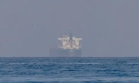 Iran vừa báo tin vui từ eo biển Hormuz