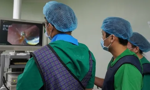 Đau bụng dữ dội nhiều ngày, người đàn ông suýt trả giá đắt, bác sĩ cảnh báo thói quen nhiều người mắc phải