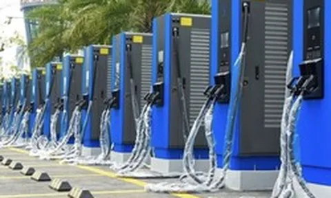 Đại gia may mặc bất ngờ muốn làm trạm sạc xe điện