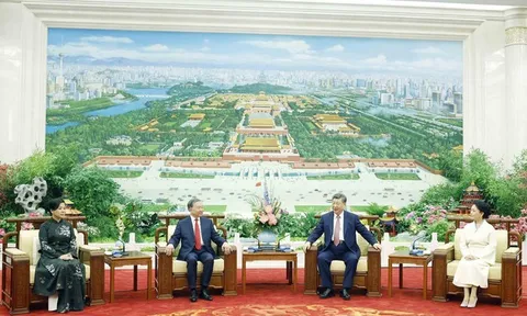 Hai Tổng Bí thư, Chủ tịch nước Việt Nam - Trung Quốc dùng tiệc trà