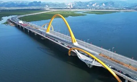 Quảng Ninh bàn phương án phát triển đô thị ven vịnh Cửa Lục