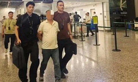 Trung Quốc: Cục Chống buôn lậu bắt 2 ông chủ doanh nghiệp lớn cùng 9 đối tượng liên quan, thu giữ gần 130kg vàng trị giá hơn 300 tỷ đồng