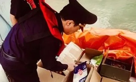 Bắt nhiều lô lạp xưởng, xúc xích từ Trung Quốc vận chuyển vào Việt Nam