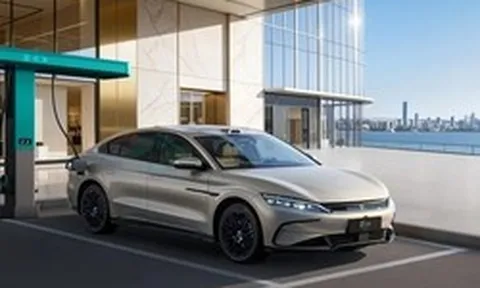 Sedan cỡ E 1,5 tỷ tại Việt Nam vừa có bản nâng cấp tại quê nhà: sạc 5 phút chạy 700km, giá tương đương từ 600 triệu đồng