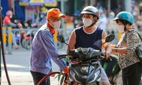 Dầu diesel giảm gần 700 đồng/lít