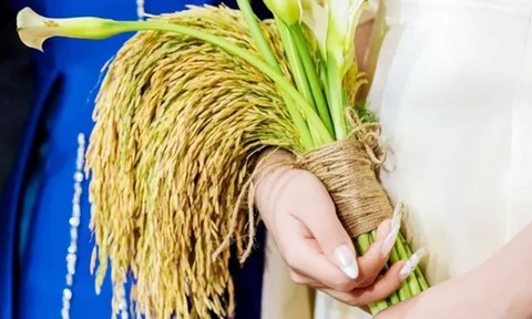 Bó hoa cưới độc lạ của cô dâu miền Tây gây sốt cõi mạng