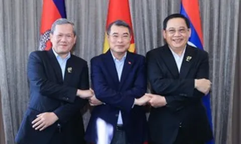 3 Thủ tướng Việt Nam - Campuchia - Lào ăn sáng làm việc