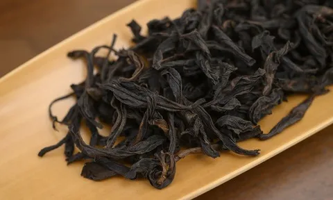 Loại lá khô đắt đỏ bậc nhất thế giới, gần 5 tỷ đồng/kg, đại gia tranh nhau mua
