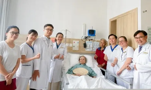 Vinmec Central Park cứu sống hai cụ bà U90 và U100 tuổi bị đột quỵ nhồi máu não nghiêm trọng