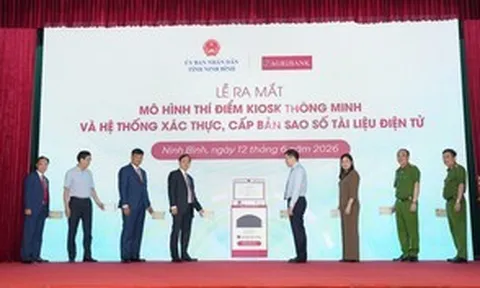 Agribank đồng hành cùng tỉnh Ninh Bình triển khai mô hình Kiosk thông minh