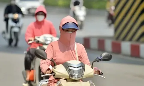 Nắng nóng trên 40 độ C, uống nước thế nào để không bị sốc nhiệt?