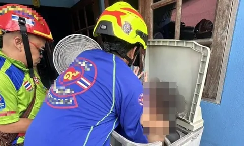 Giải cứu bé gái 3 tuổi bị mắc kẹt trong máy giặt