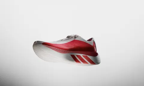 Giày chạy bộ Hyperboost Edge của adidas gây chú ý với thiết kế và công nghệ mới