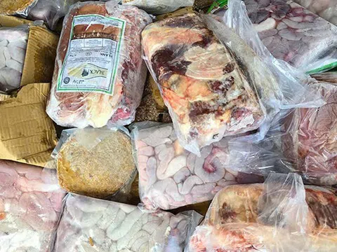 Phát hiện gần 270kg thực phẩm không rõ nguồn gốc tại một hộ kinh doanh