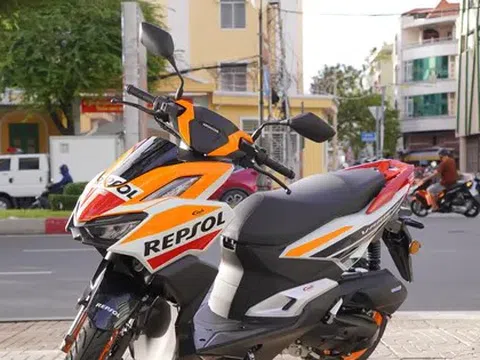 Cận cảnh Honda Vario bản giới hạn Repsol vừa về Việt Nam