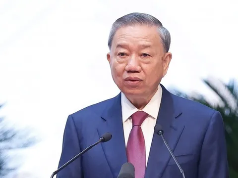 Công an nhân dân vì Đảng, vì dân