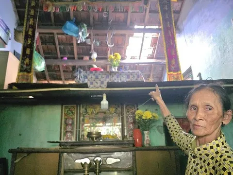 Ký ức lũ dâng chạm mái, nhiều hộ dân phải phá nóc nhà để thoát thân