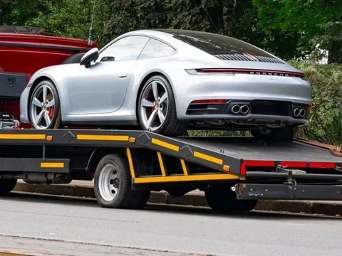 Hàng trăm xe Porsche tại Nga ngừng hoạt động một cách bí ẩn