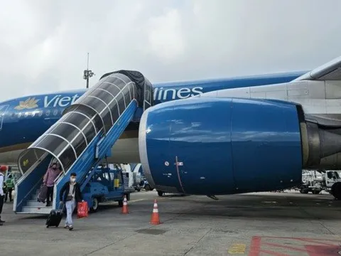 Vé Tết vẫn "sốt cao"