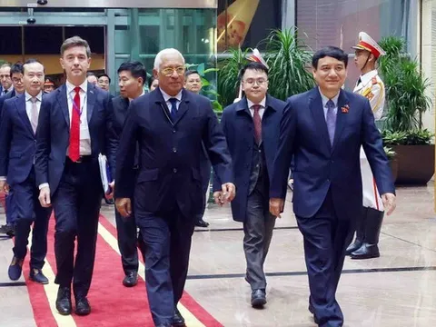 Chủ tịch Hội đồng châu Âu đến Hà Nội, bắt đầu chuyến thăm Việt Nam