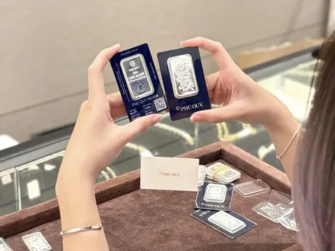 Nửa phiên giao dịch hôm nay, giá bạc giảm thêm 10 triệu đồng/kg