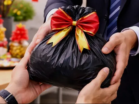 Nhân viên “đứng hình” vì quà thưởng Tết lạ đời của công ty công nghệ